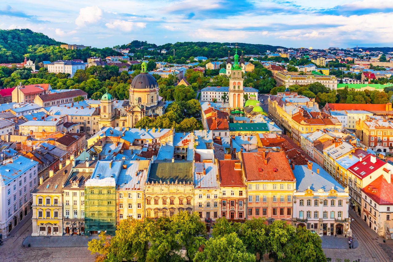 Lviv_Old-Market_Square6